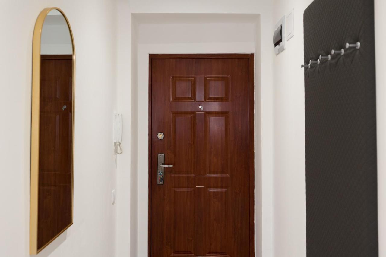 Apartment Gems Of - Tiger Eye